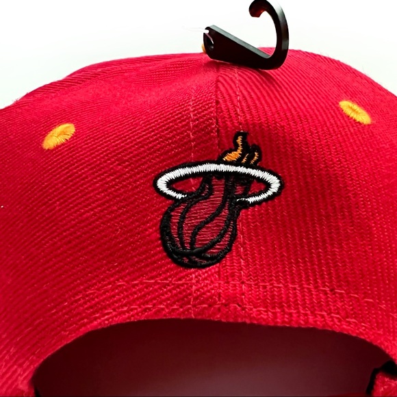 NBA Miami Heat Ultra Game Basketball SnapBack Hat Cap Red Yellow Mens One Size - Picture 10 of 11